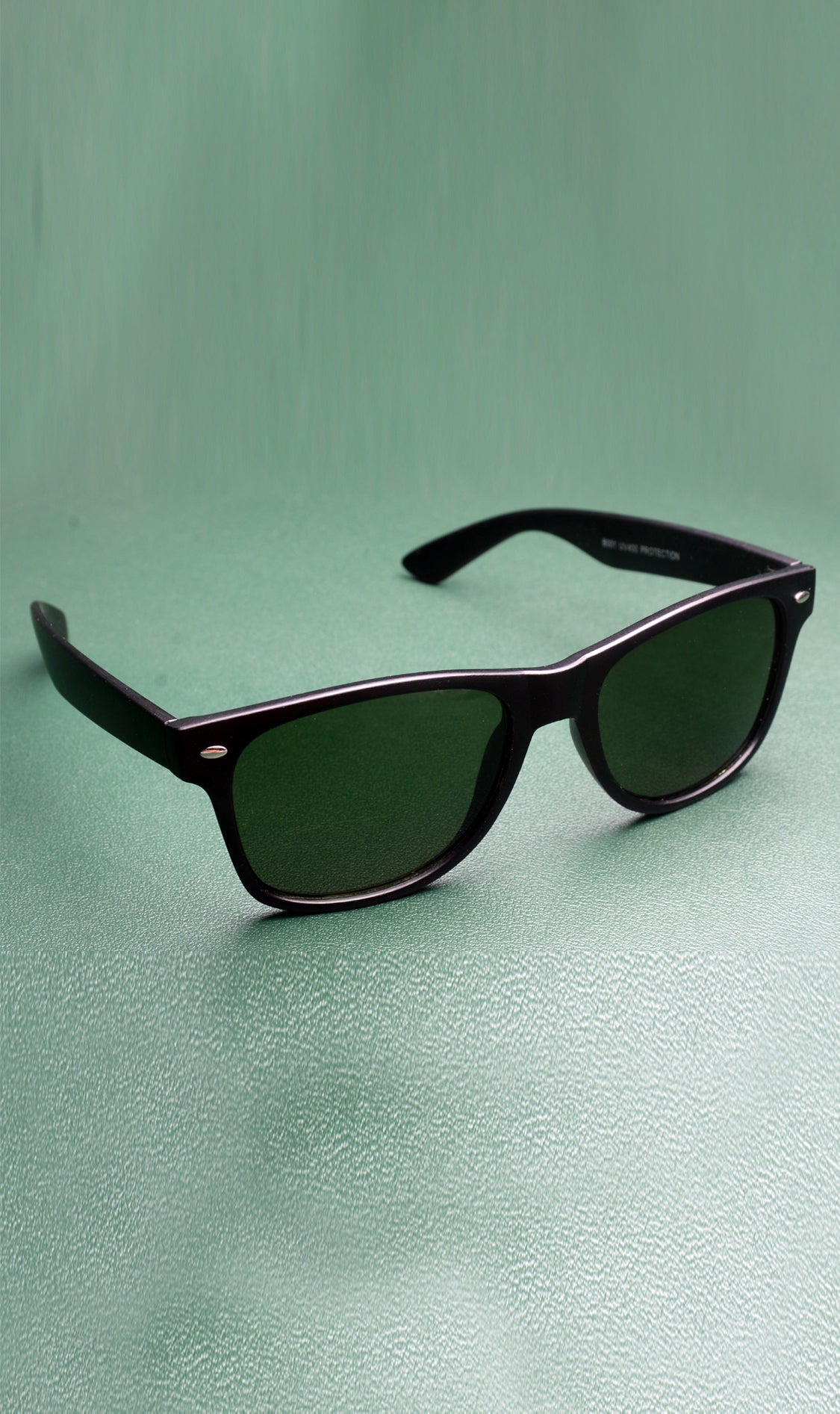 Jodykoes® Stylish Looking Fashionable UV Protection Sunglasses Wayfare Shape Eyeshades For Men and Women (Green)